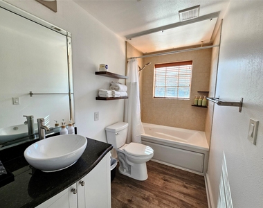 2900 Hamilton Street - Photo Thumbnail 14