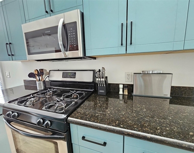 2900 Hamilton Street - Photo Thumbnail 6