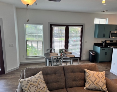 2900 Hamilton Street - Photo Thumbnail 3