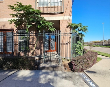 2900 Hamilton Street - Photo Thumbnail 19