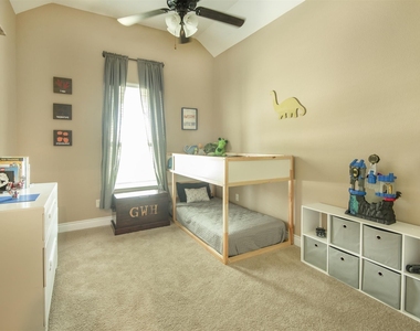 321 Westwood Drive - Photo Thumbnail 17