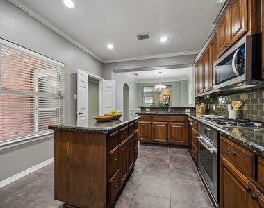 1334 Ella Place - Photo Thumbnail 12