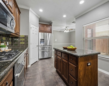 1334 Ella Place - Photo Thumbnail 13