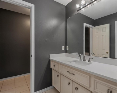 1711 Redwing Haven Drive - Photo Thumbnail 15