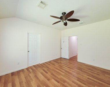 3010 Stonecross Lane - Photo Thumbnail 32