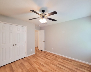 3010 Stonecross Lane - Photo Thumbnail 24