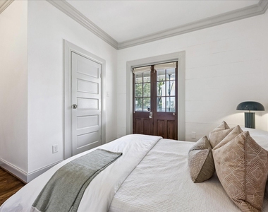 801 Walton Street - Photo Thumbnail 33