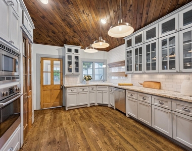 801 Walton Street - Photo Thumbnail 15