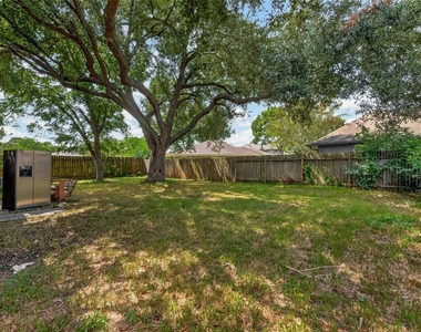6423 Crakston Street - Photo Thumbnail 6