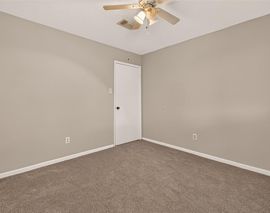 6423 Crakston Street - Photo Thumbnail 17