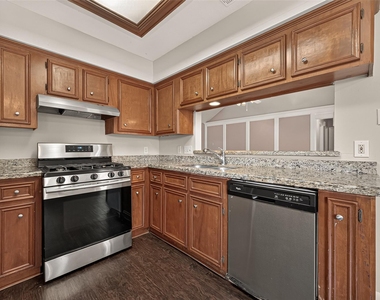 6423 Crakston Street - Photo Thumbnail 28