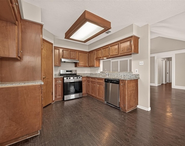 6423 Crakston Street - Photo Thumbnail 26