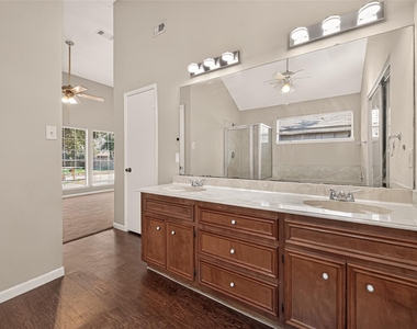 6423 Crakston Street - Photo Thumbnail 8