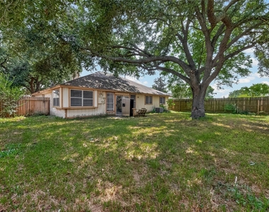 6423 Crakston Street - Photo Thumbnail 5