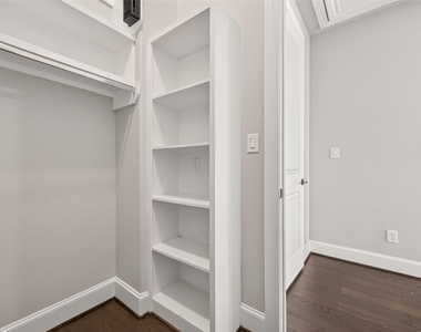 9656 Knight Road - Photo Thumbnail 30
