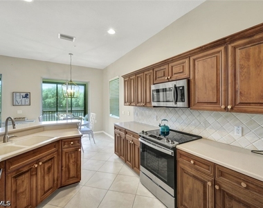 10060 Valiant Court - Photo Thumbnail 18