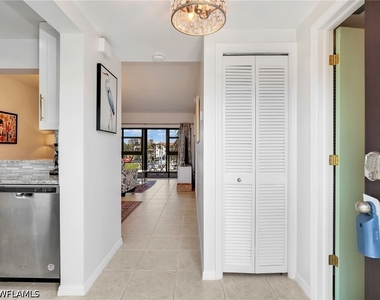 801 River Point Drive - Photo Thumbnail 3