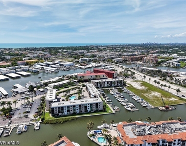 801 River Point Drive - Photo Thumbnail 26