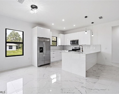3602 57th Street W - Photo Thumbnail 7