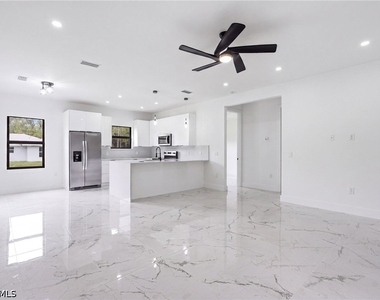 2523 56th Street W - Photo Thumbnail 4