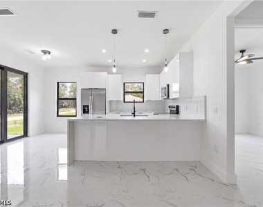 1603 Pine Avenue - Photo Thumbnail 5