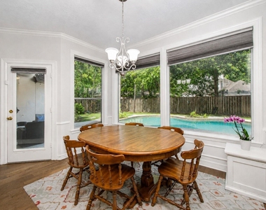 110 Capstone Circle - Photo Thumbnail 8