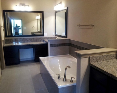 5747 Larkin Street - Photo Thumbnail 4