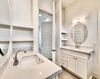 7711 Westside Villas Lane - Photo Thumbnail 24