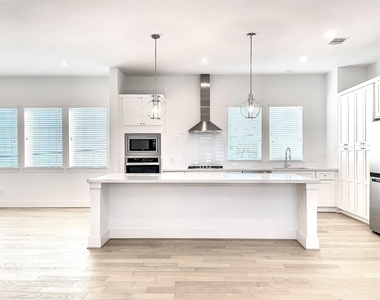 7711 Westside Villas Lane - Photo Thumbnail 8