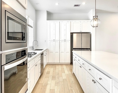 7711 Westside Villas Lane - Photo Thumbnail 15