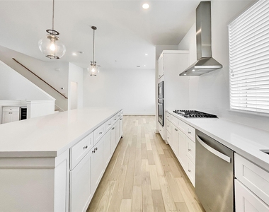7711 Westside Villas Lane - Photo Thumbnail 14