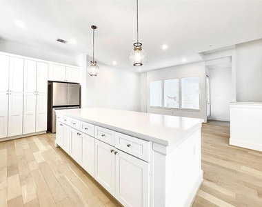 7711 Westside Villas Lane - Photo Thumbnail 16