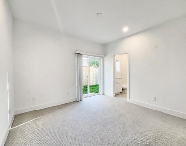 7711 Westside Villas Lane - Photo Thumbnail 5