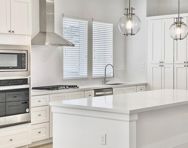 7711 Westside Villas Lane - Photo Thumbnail 12