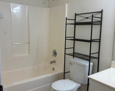 707 Se 24th Avenue - Photo Thumbnail 10