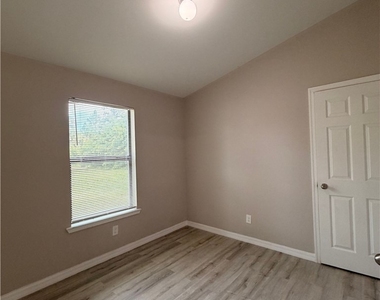 1252 County Street E - Photo Thumbnail 4