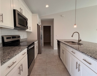 318 Nw 20th Street - Photo Thumbnail 9