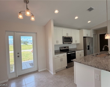 318 Nw 20th Street - Photo Thumbnail 2