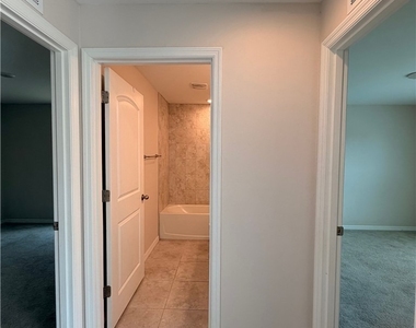 318 Nw 20th Street - Photo Thumbnail 5