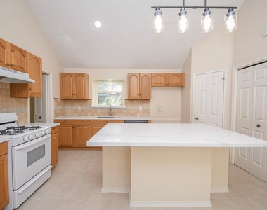 22518 Rangeview Drive - Photo Thumbnail 8