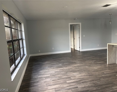 1318 Sw 9th Avenue - Photo Thumbnail 1