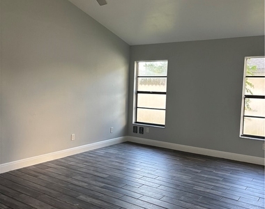 1318 Sw 9th Avenue - Photo Thumbnail 13