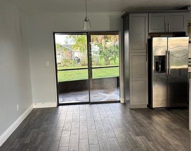 1318 Sw 9th Avenue - Photo Thumbnail 2
