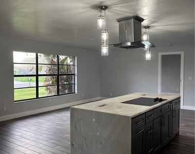 1318 Sw 9th Avenue - Photo Thumbnail 7