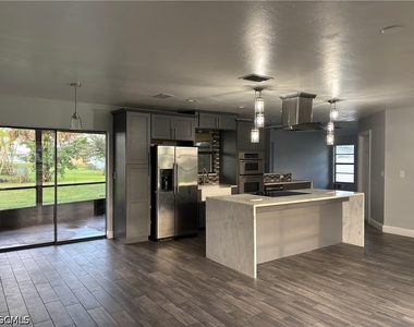 1318 Sw 9th Avenue - Photo Thumbnail 4