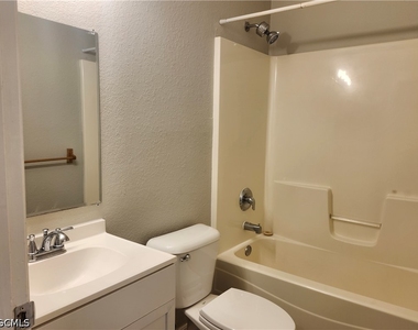 4527 19th Street Sw - Photo Thumbnail 8