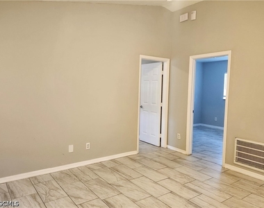 4527 19th Street Sw - Photo Thumbnail 1