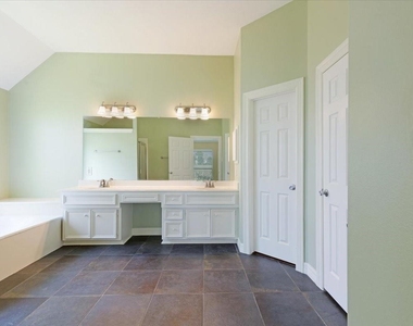 3010 Ravensport Drive - Photo Thumbnail 17