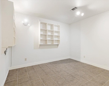 3010 Ravensport Drive - Photo Thumbnail 21