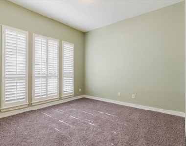 3010 Ravensport Drive - Photo Thumbnail 26